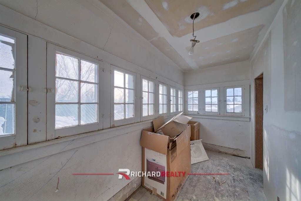 332 1st Ave N — photo 22 of 27