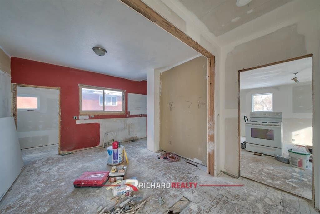 332 1st Ave N — photo 10 of 27