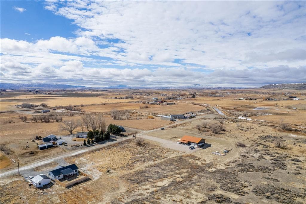 1135 Barrows Rd — photo 14 of 17