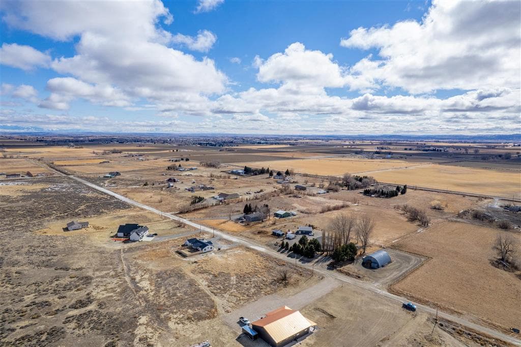 1135 Barrows Rd — photo 16 of 17