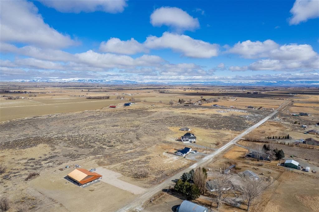 1135 Barrows Rd — photo 17 of 17