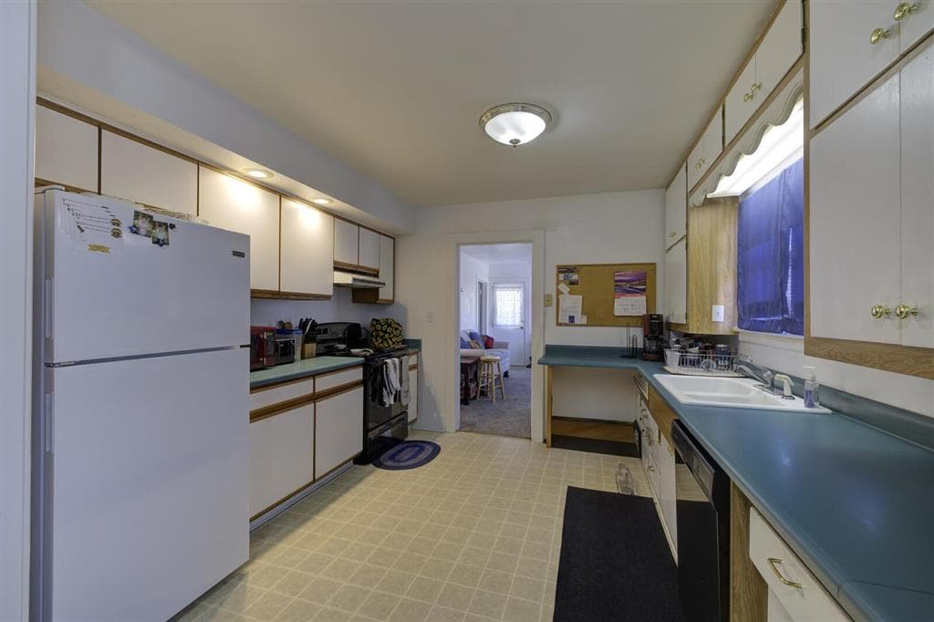 28/30/34 Pearson Ave — photo 8 of 29