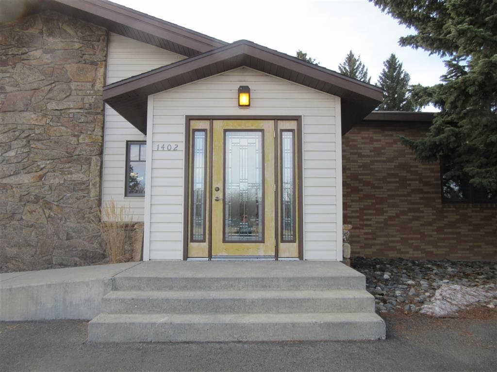 1402 Stampede Ave — photo 7 of 56