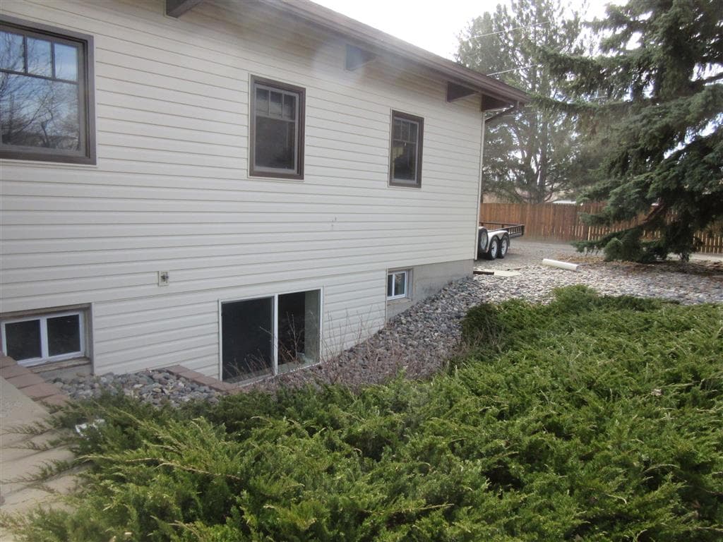 1402 Stampede Ave — photo 9 of 56