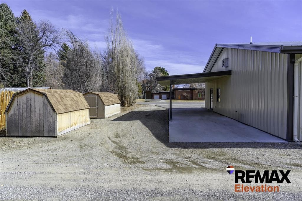 156 N 6th St — photo 3 of 23