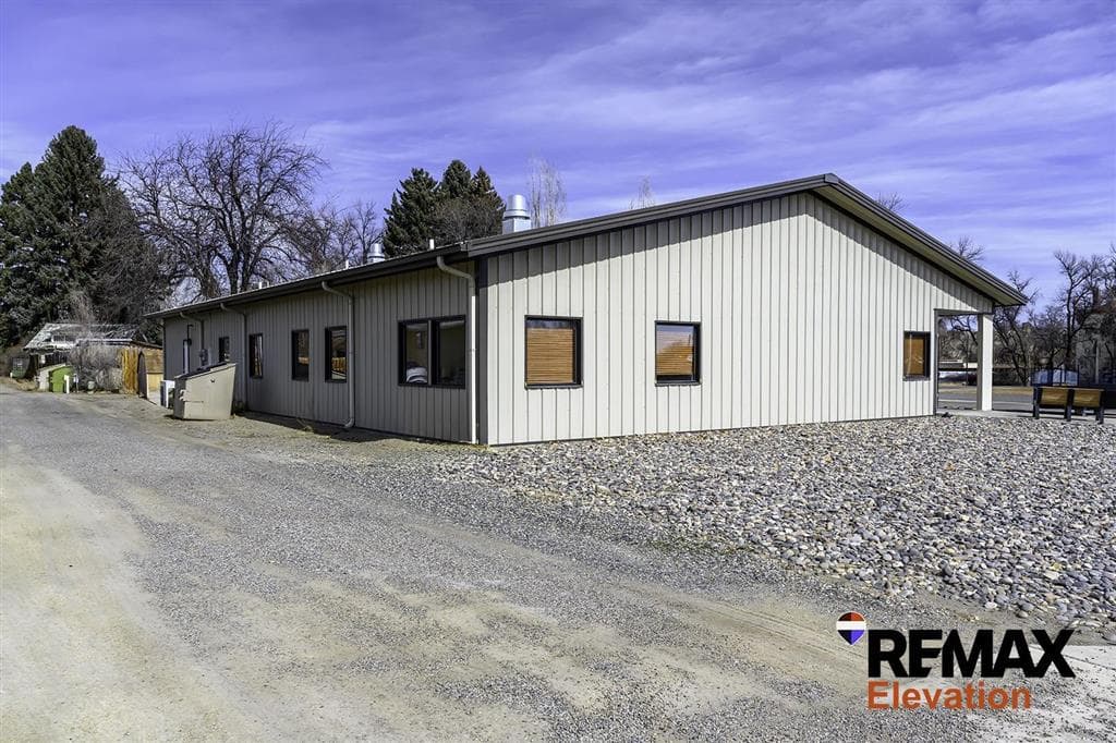 156 N 6th St — photo 4 of 23