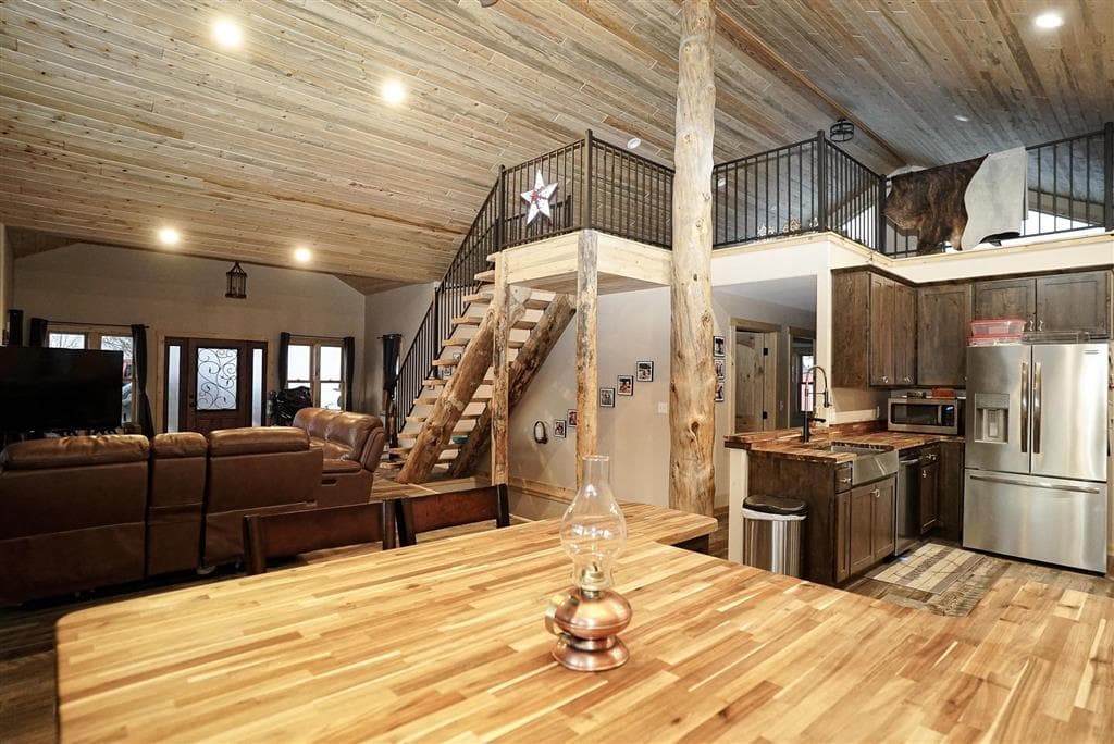 6 N Sage Creek Rd — photo 2 of 25