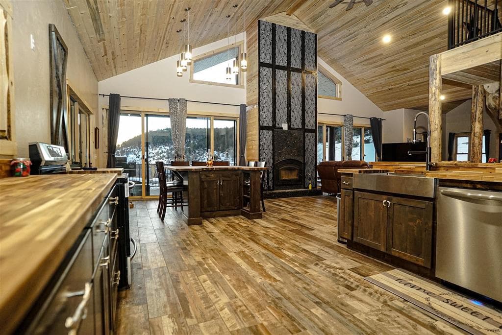 6 N Sage Creek Rd — photo 4 of 25