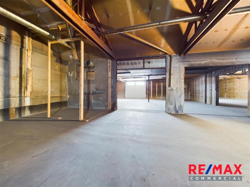 2811 Big Horn Ave — photo 2 of 20