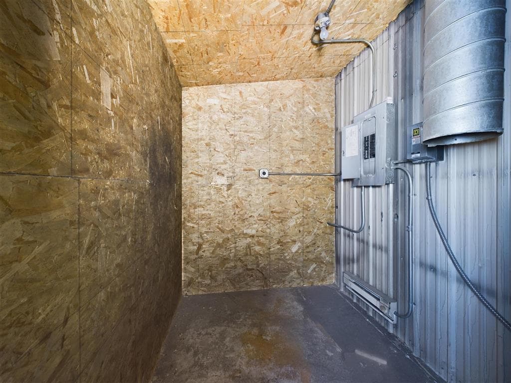 2811 Big Horn Ave — photo 11 of 20