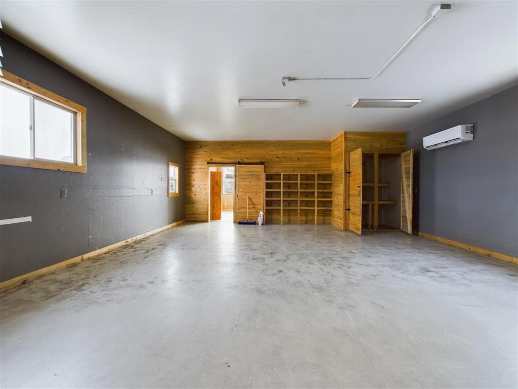 2811 Big Horn Ave — photo 8 of 20