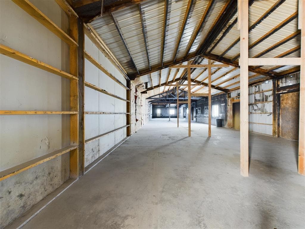 2811 Big Horn Ave — photo 9 of 20