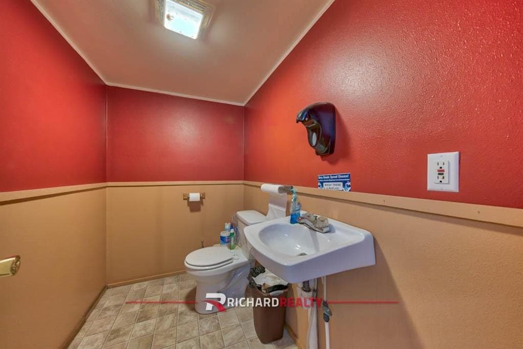 45 E Main St — photo 17 of 31