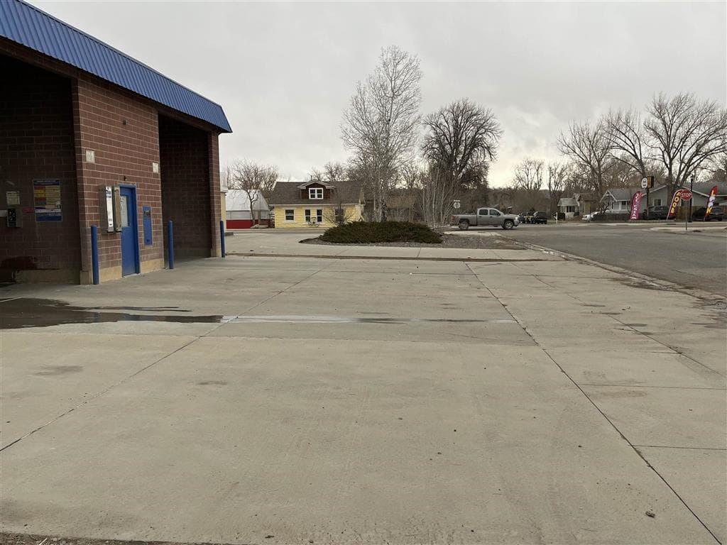 616 4th Ave N photo 1