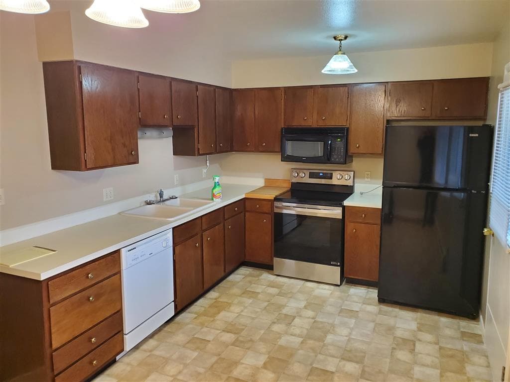 1817 Mountain View Dr — photo 4 of 9