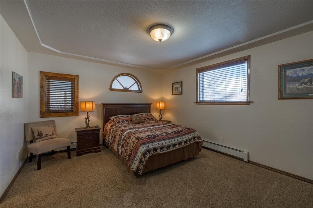 1126 Alger Ave — photo 16 of 45