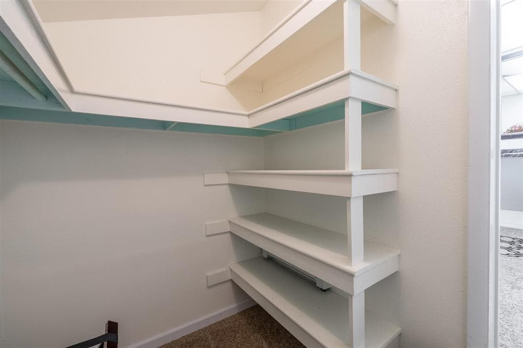 1126 Alger Ave — photo 24 of 45