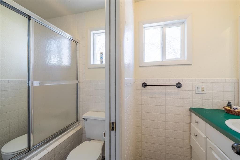 1126 Alger Ave — photo 25 of 45