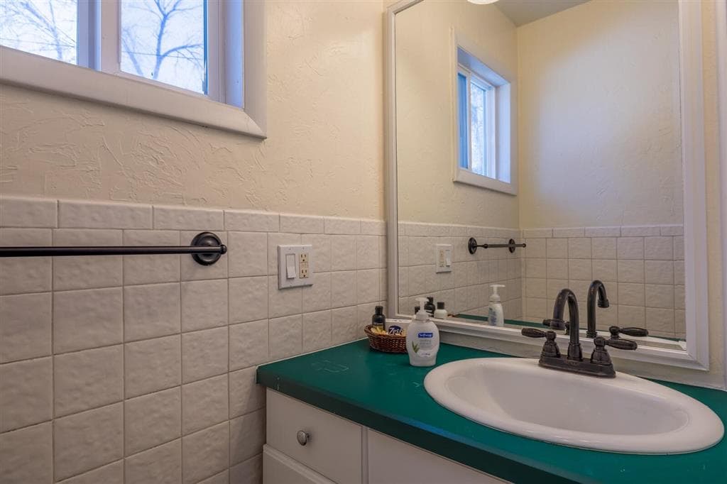 1126 Alger Ave — photo 26 of 45