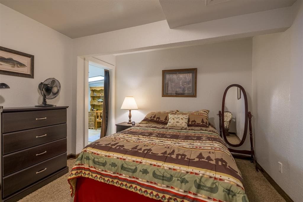 1126 Alger Ave — photo 27 of 45