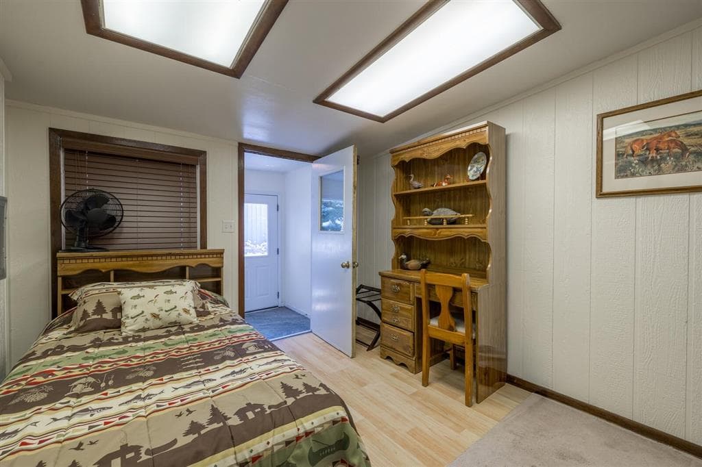 1126 Alger Ave — photo 30 of 45