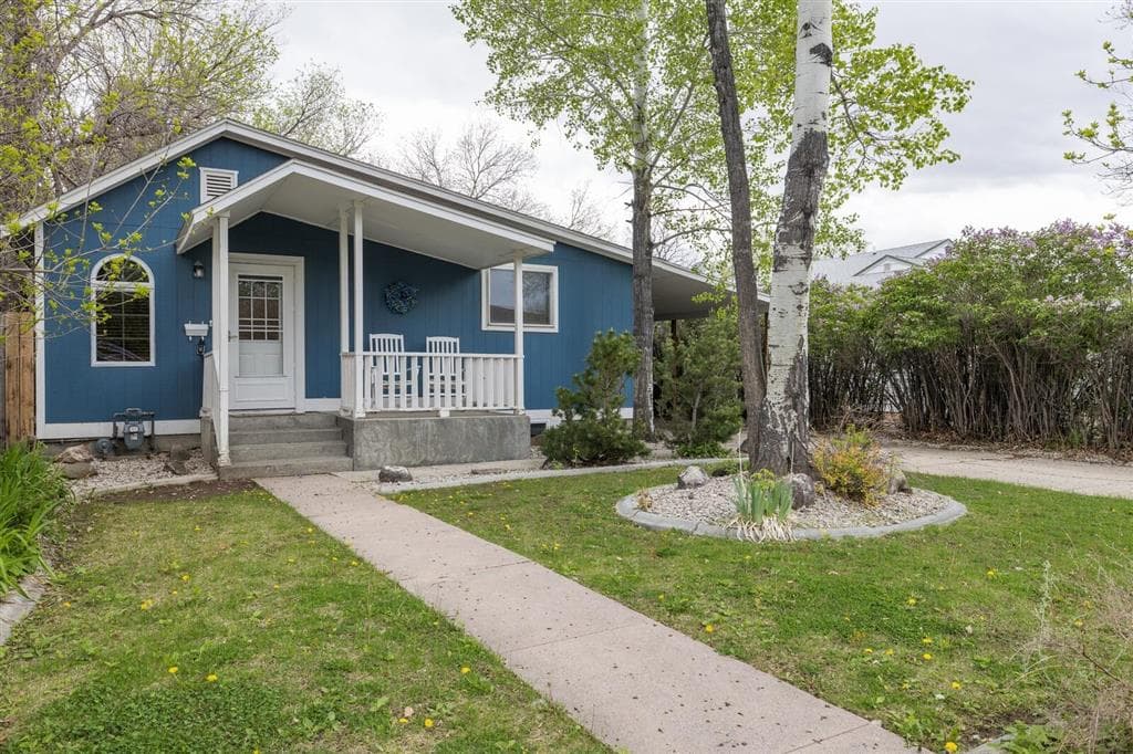 1126 Alger Ave — photo 4 of 45