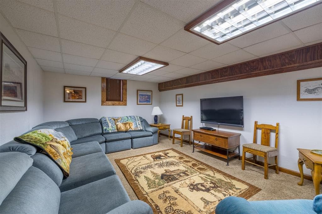 1126 Alger Ave — photo 34 of 45