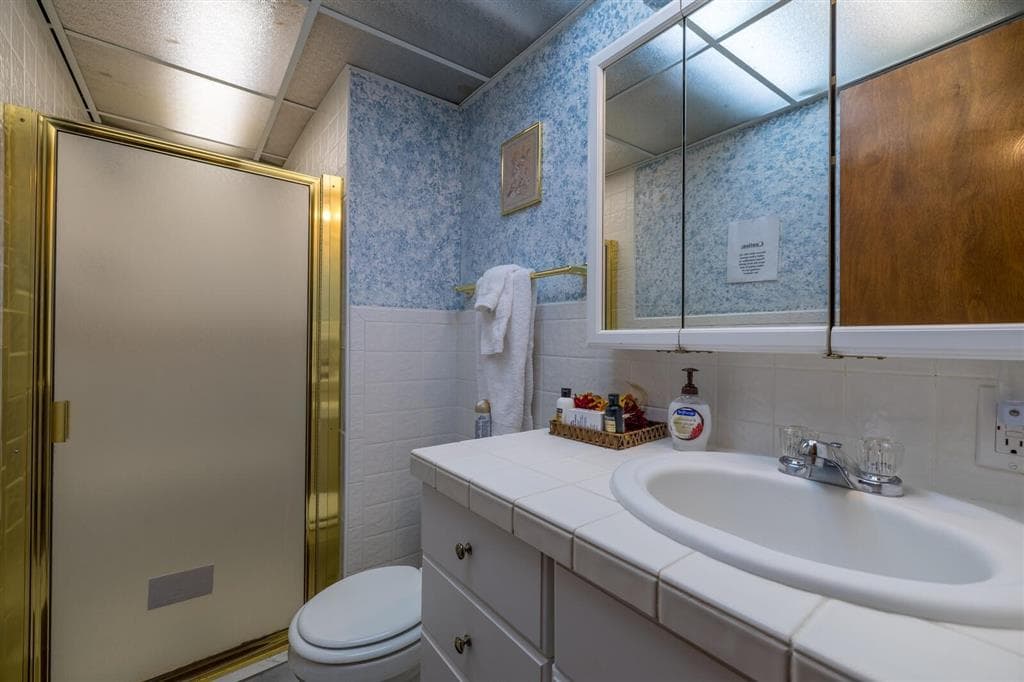 1126 Alger Ave — photo 37 of 45