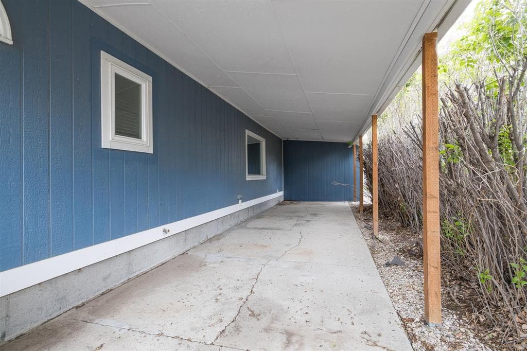 1126 Alger Ave — photo 41 of 45