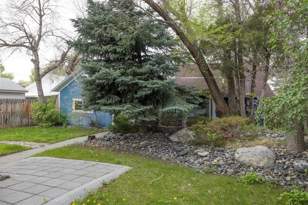 1126 Alger Ave — photo 42 of 45