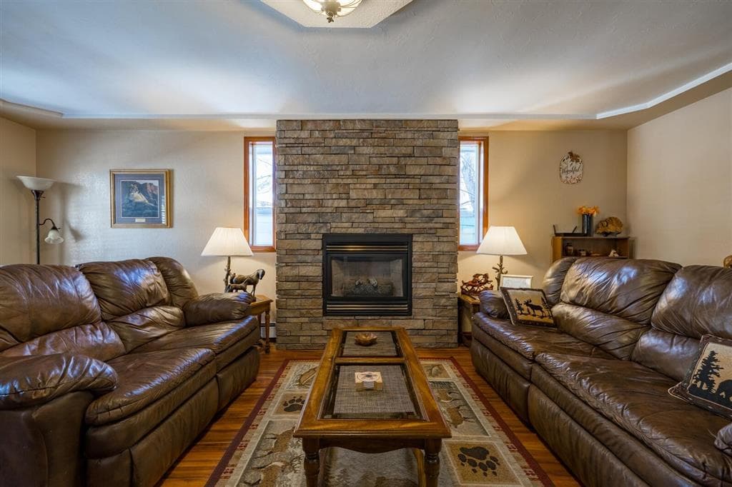 1126 Alger Ave — photo 9 of 45