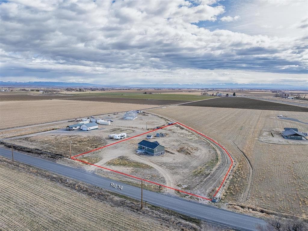 1099 Road 14 photo 1