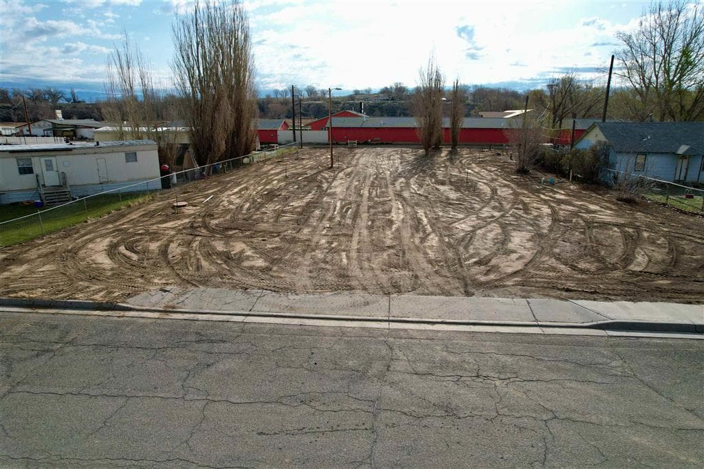 1325 N 7th St — photo 6 of 14