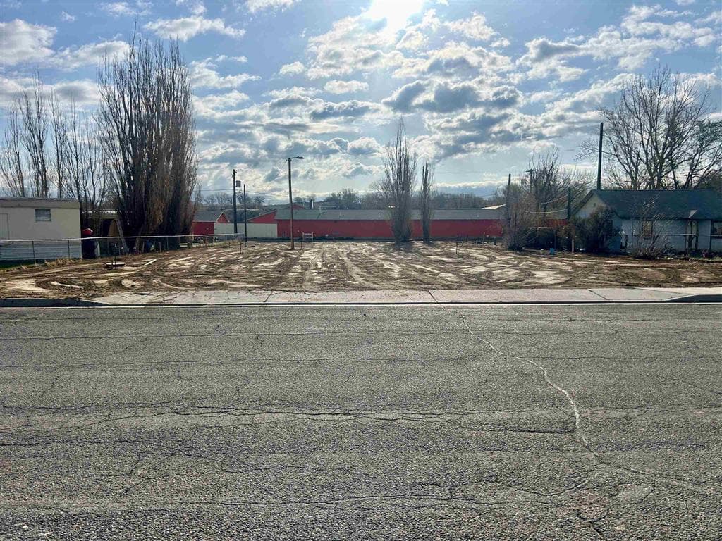 1325 N 7th St — photo 8 of 14