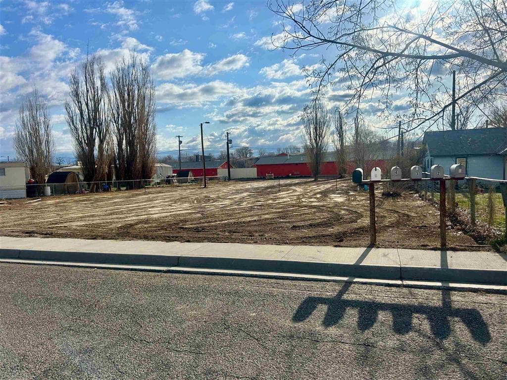 1325 N 7th St — photo 9 of 14