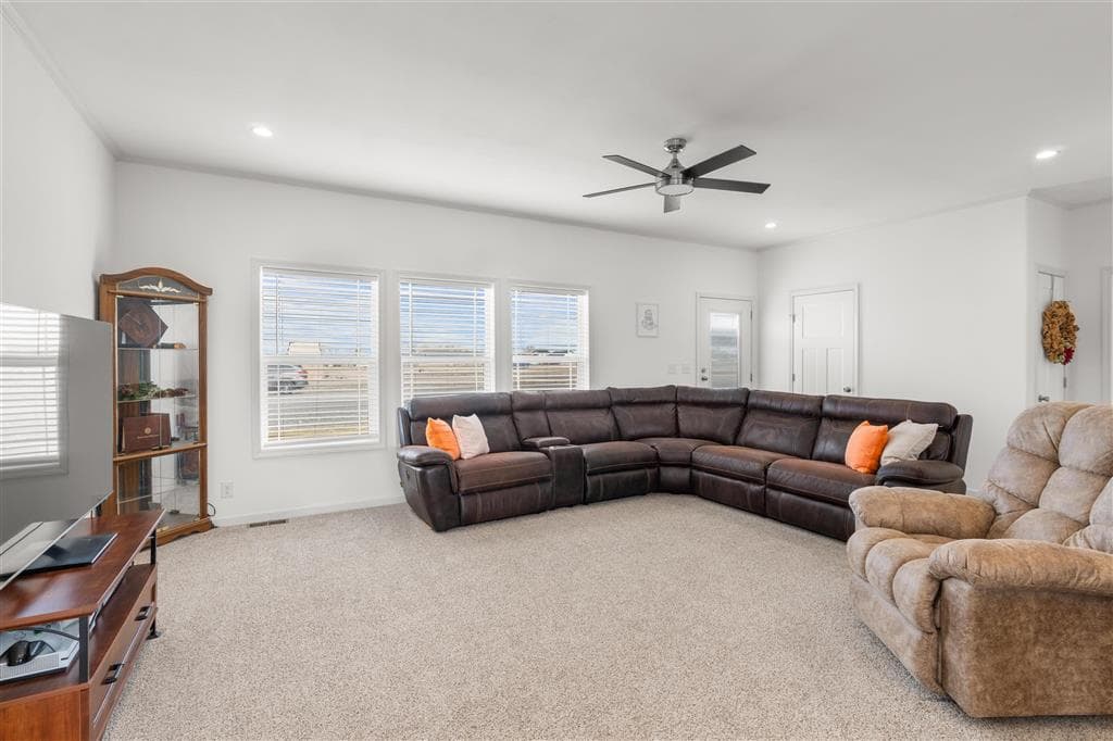 518 Tatman St — photo 11 of 37