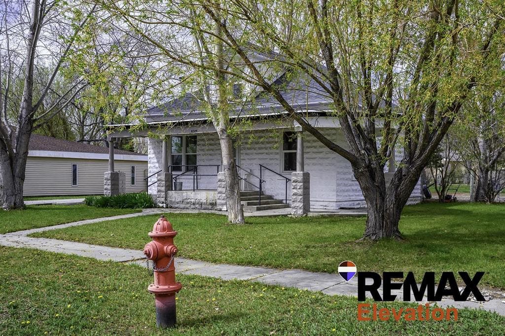 602 S 6th St — photo 2 of 26