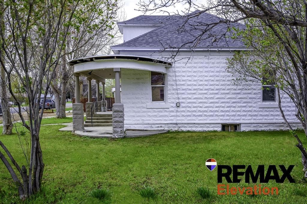 602 S 6th St — photo 3 of 26