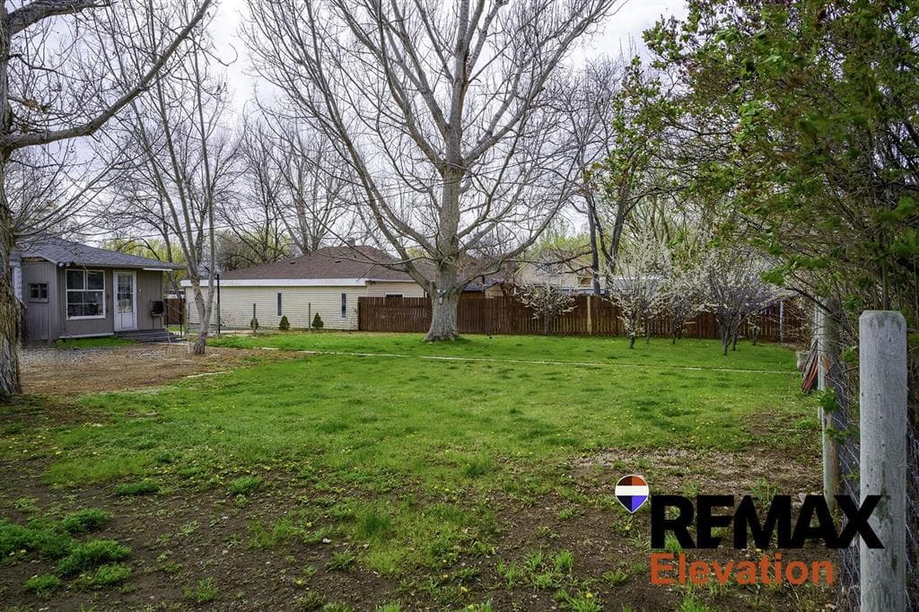 602 S 6th St — photo 5 of 26