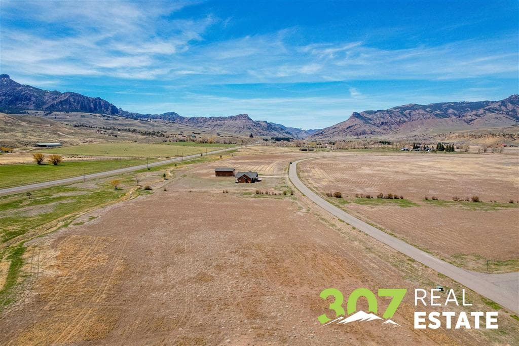 98 Stillwater Dr — photo 12 of 32