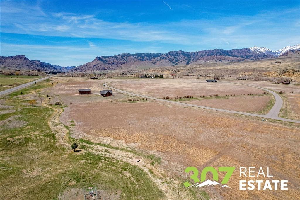 98 Stillwater Dr — photo 13 of 32