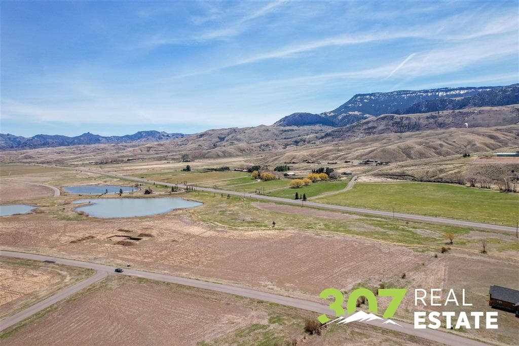 98 Stillwater Dr — photo 19 of 32