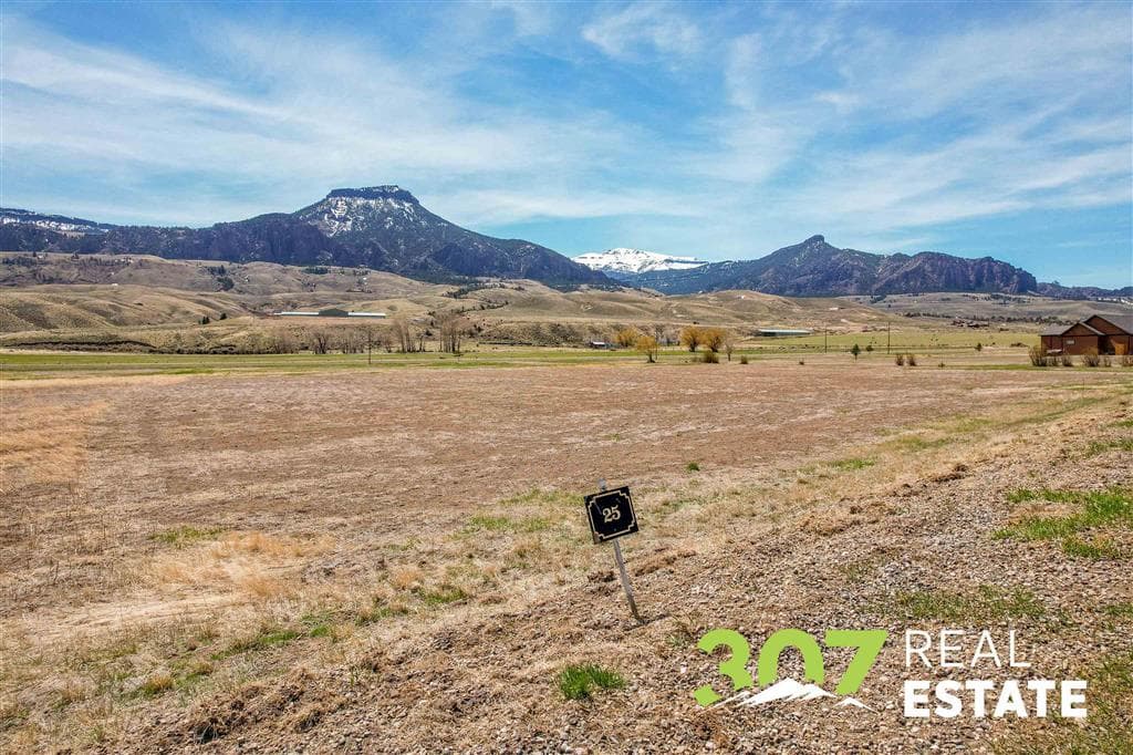 98 Stillwater Dr — photo 3 of 32