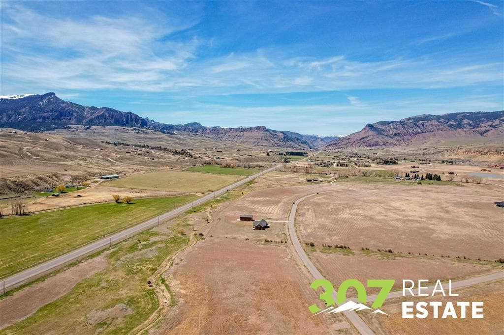 98 Stillwater Dr — photo 22 of 32