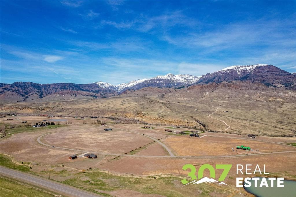 98 Stillwater Dr — photo 25 of 32