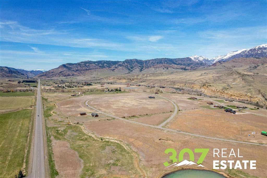 98 Stillwater Dr — photo 26 of 32