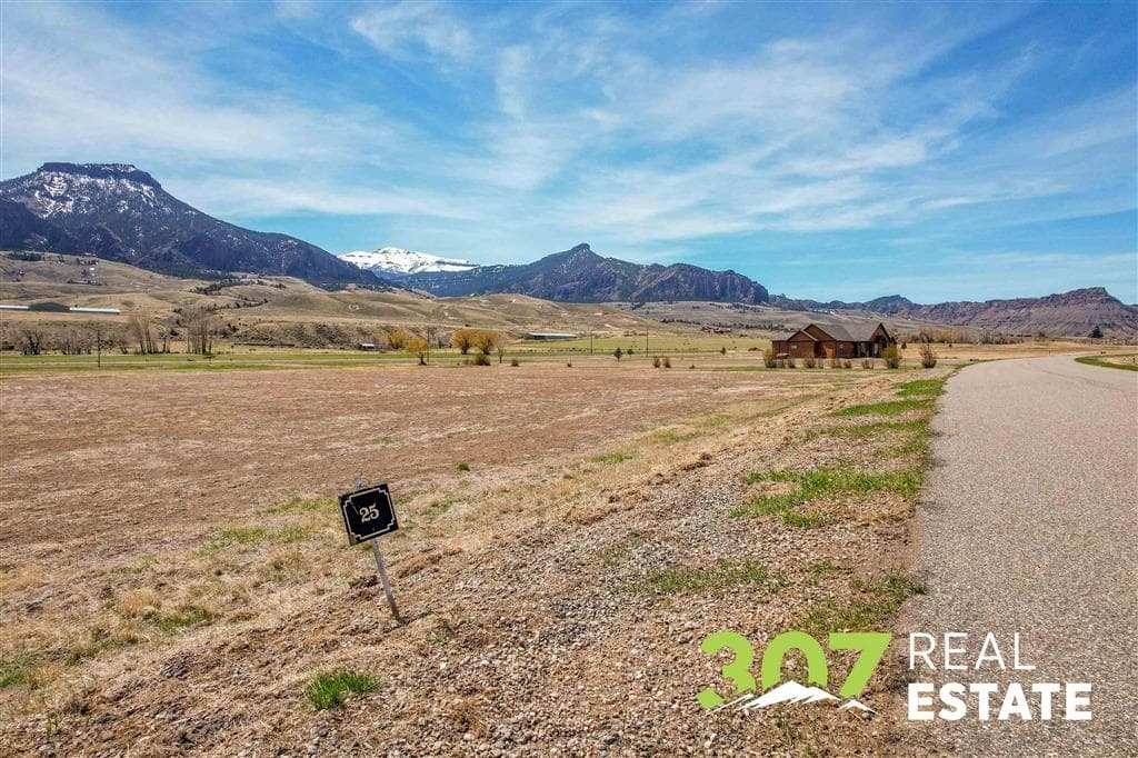 98 Stillwater Dr — photo 4 of 32