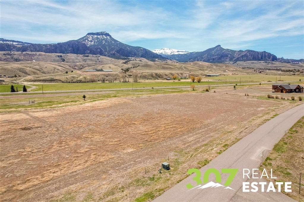 98 Stillwater Dr — photo 6 of 32