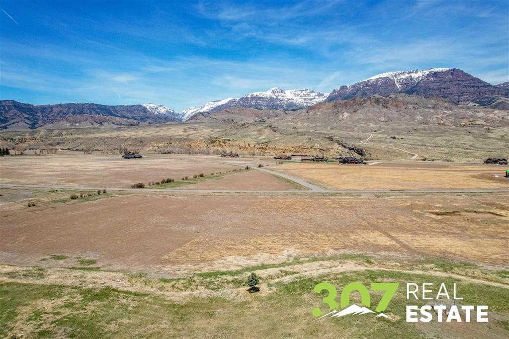 98 Stillwater Dr — photo 7 of 32