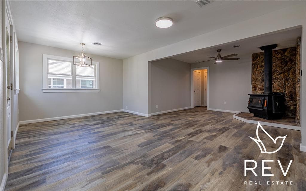 1719 Bleistein Ave — photo 10 of 35